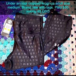 Women’s size (MED) Under Armour cropped leggings